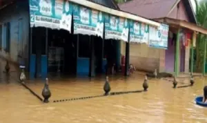 Pusat Pengendalian Operasi Penanggulangan Bencana (Pusdalops PB) Sumatera Utara (Sumut) mencatat 71 kepala keluarga (KK)terdampak banjir di Kabupaten Mandailing Natal