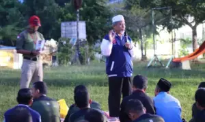 M.Nuh. Iman yang tumbuh berkembang bukan untuk dipuji, tetap untuk meningkatkan diri.