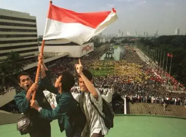 Google Image. Tragedi Mei '98 Dalam Demokras Indonesia