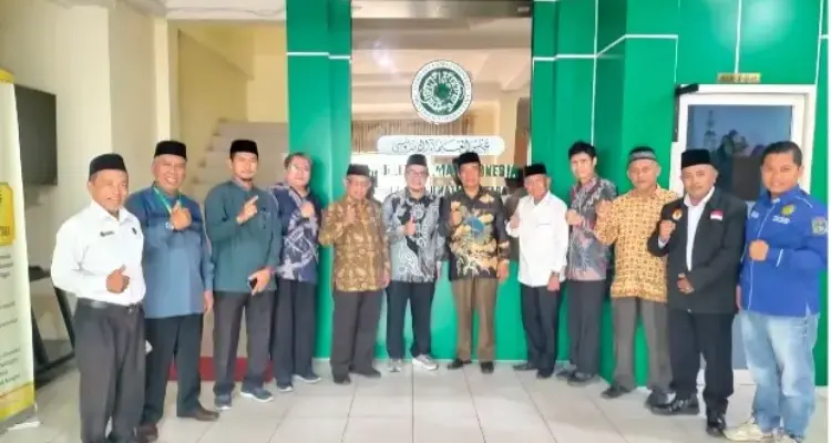 Kunjungan Sekum PP PERSIS dan Rombongan ke MUI Sumatera Utara