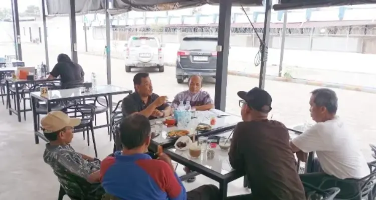 Menakar Daya Beli dari Secangkir Kopi